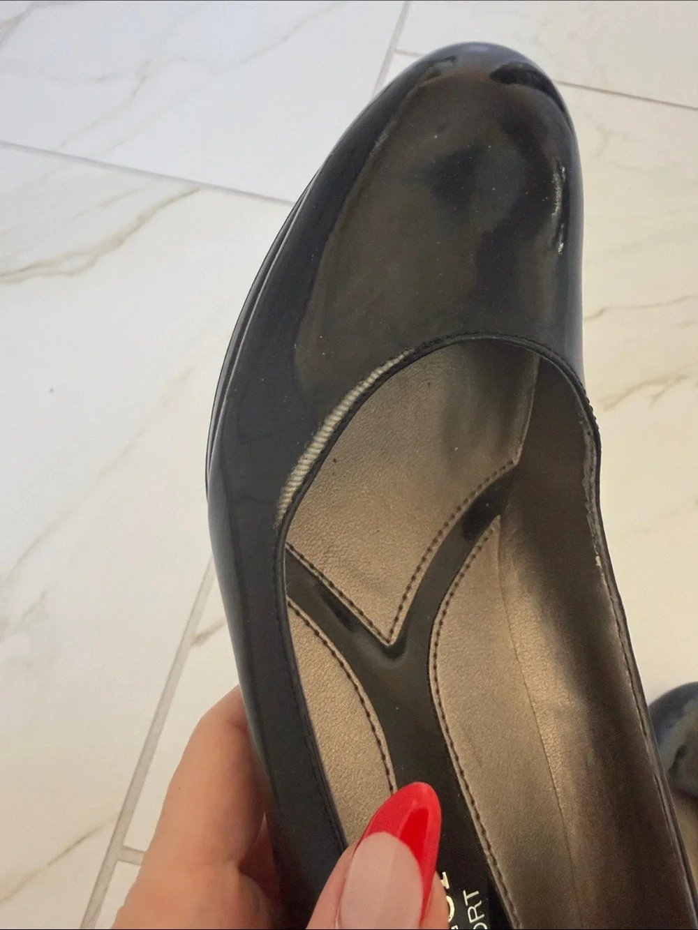 Naturalizer Black Patent Leather Rounded Toe Pumps